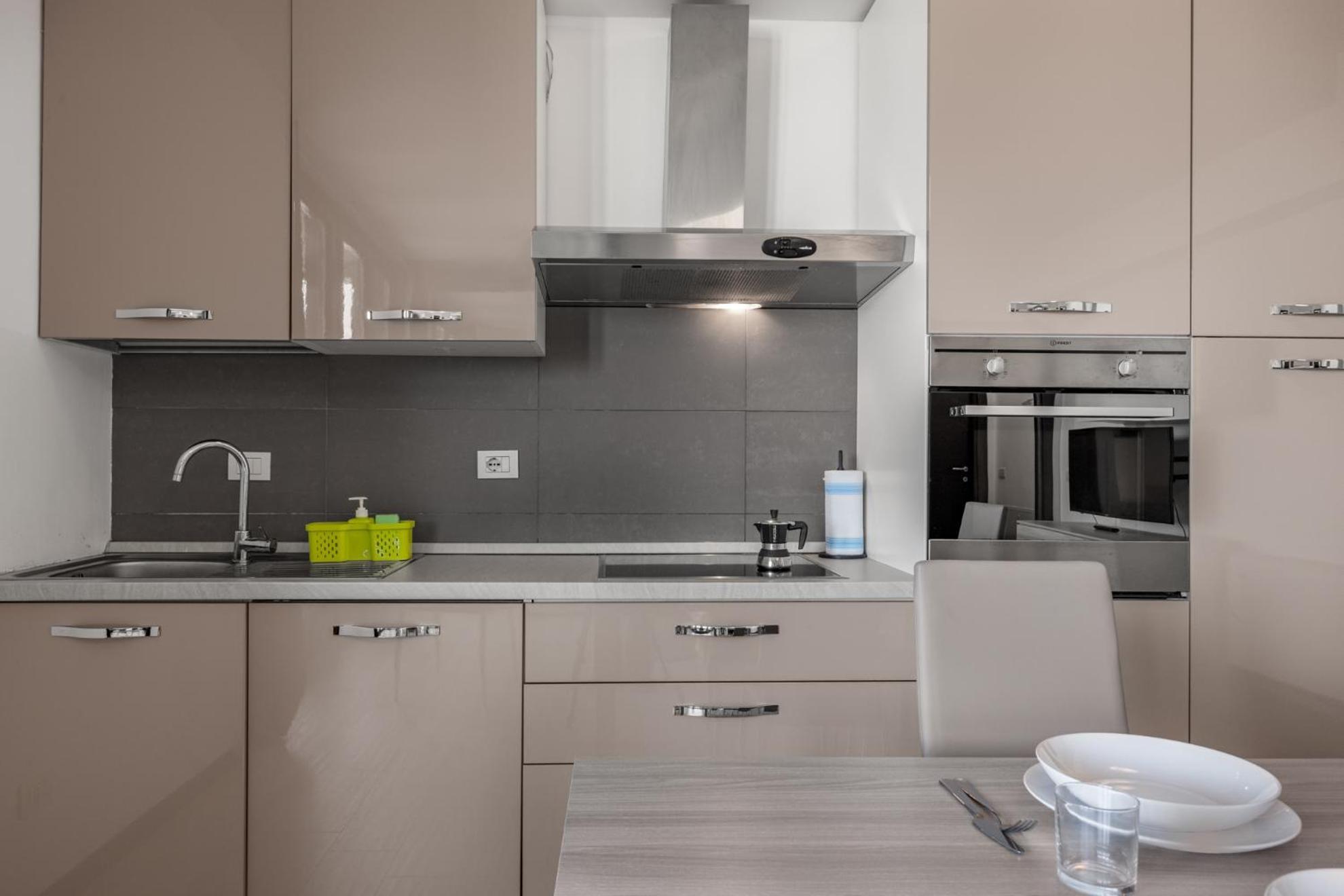 Monolocale Con Balcone Self Check In Milano Sempione Apartment Luaran gambar