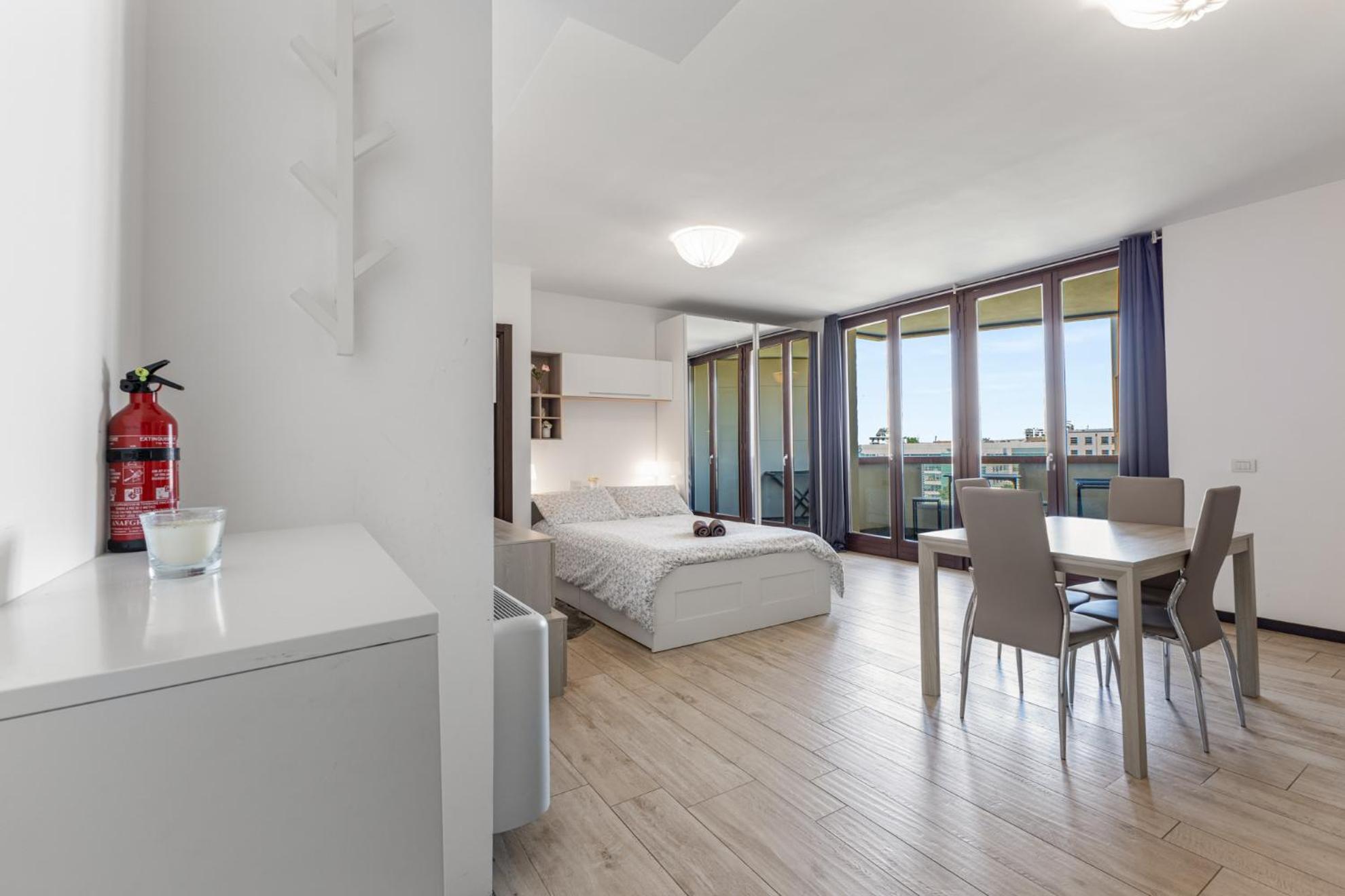 Monolocale Con Balcone Self Check In Milano Sempione Apartment Luaran gambar