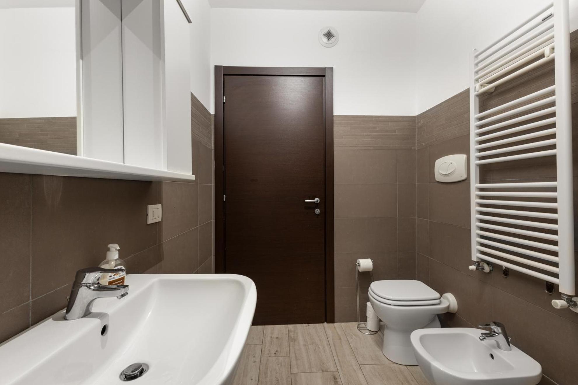 Monolocale Con Balcone Self Check In Milano Sempione Apartment Luaran gambar